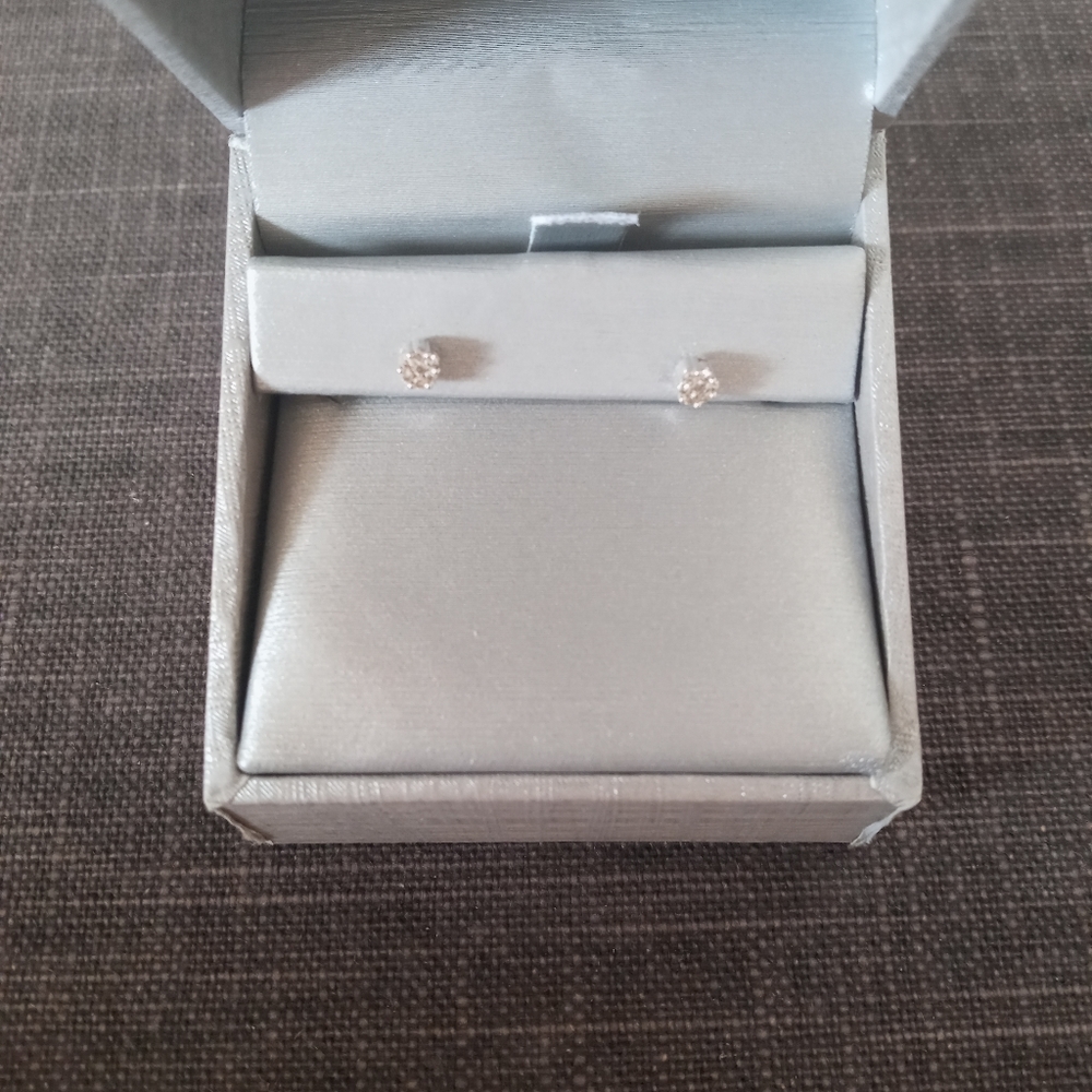 COPY - 0.5CT diamond flower stud earrings
